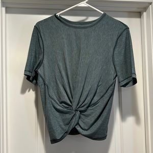 Lululemon knot front top, size 6
